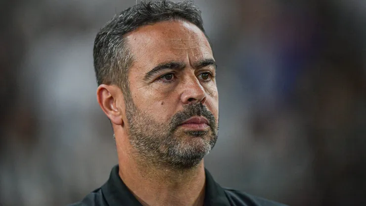 Artur Jorge deve ser anunciado em breve pelo Cruzeiro - Foto: Thiago Ribeiro/AGIF