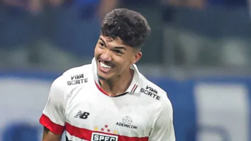 William Gomes jogador do Sao Paulo comemora seu gol durante partida contra o Cruzeiro no estadio Mineirao pelo campeonato Brasileiro A 2024. Foto: Gilson Lobo/AGIF