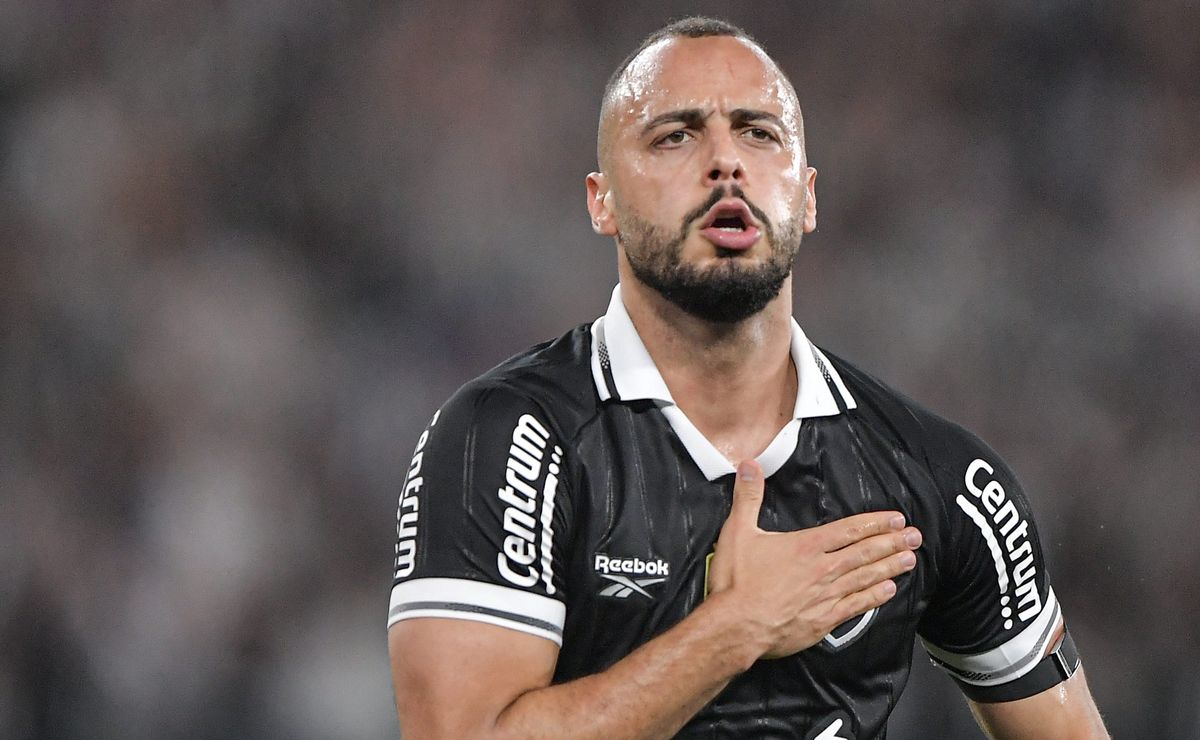 Corinthians segue em negociações por Arthur Cabral e valor do empréstimo será sem custos ao Timão