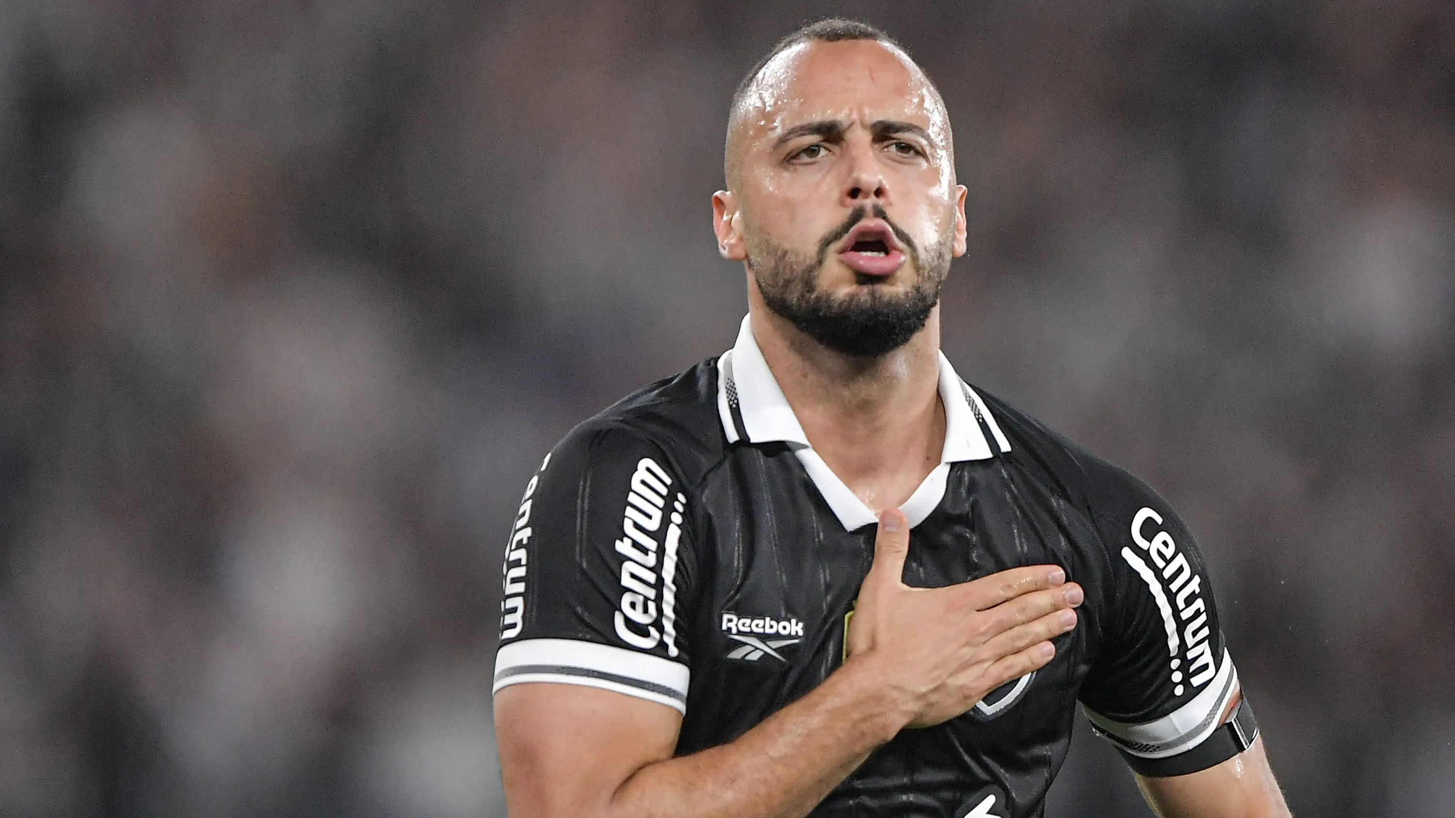 Arthur Cabral - Foto: Thiago Ribeiro/AGIF.