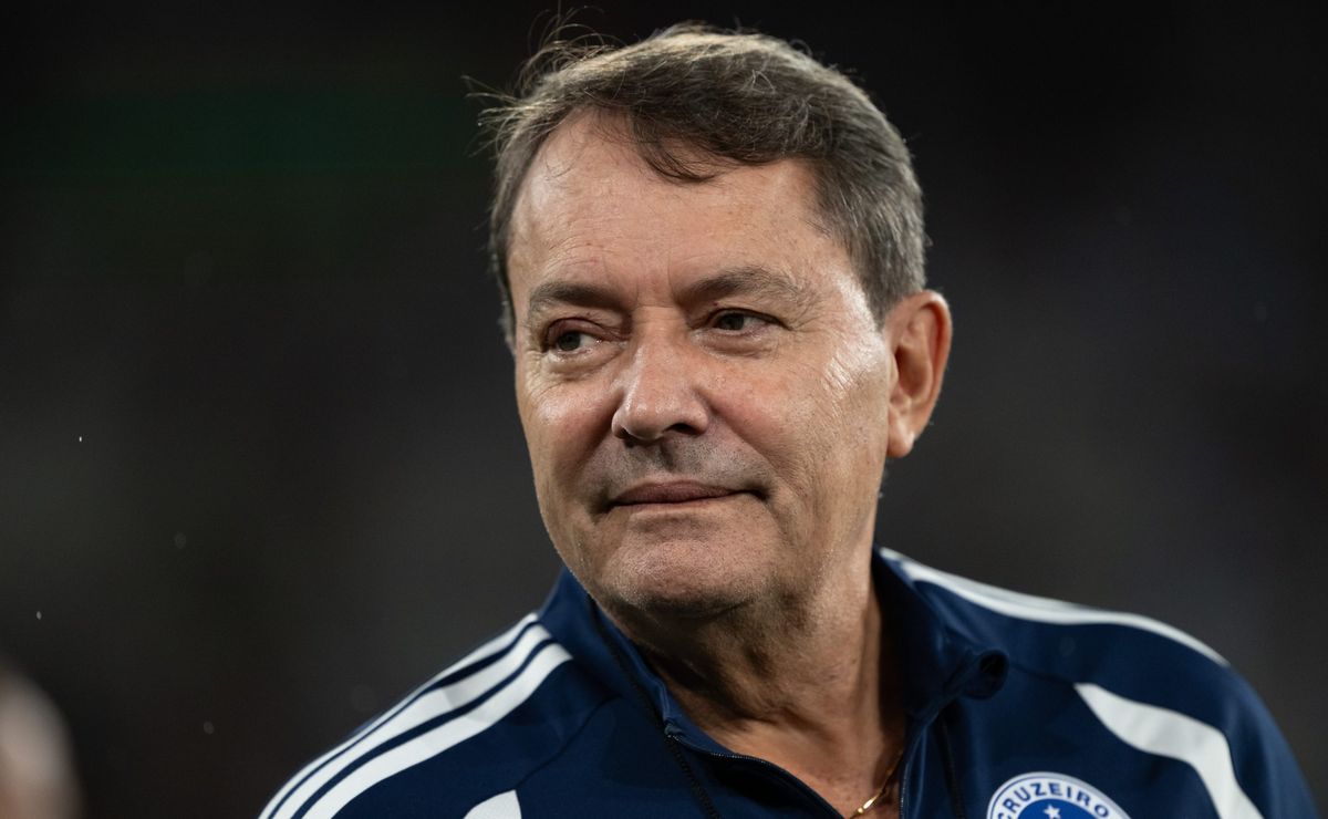 Com a chegada de Artur Jorge, Cruzeiro decide não fazer novas contratações nesta janela