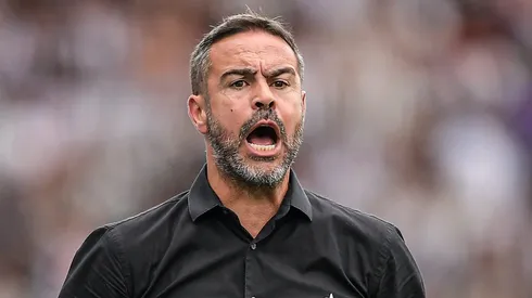 Artur Jorge tecnico do Botafogo durante partida contra o Sao Paulo no estadio Engenhao pelo campeonato Brasileiro A 2024. Foto: Thiago Ribeiro/AGIF