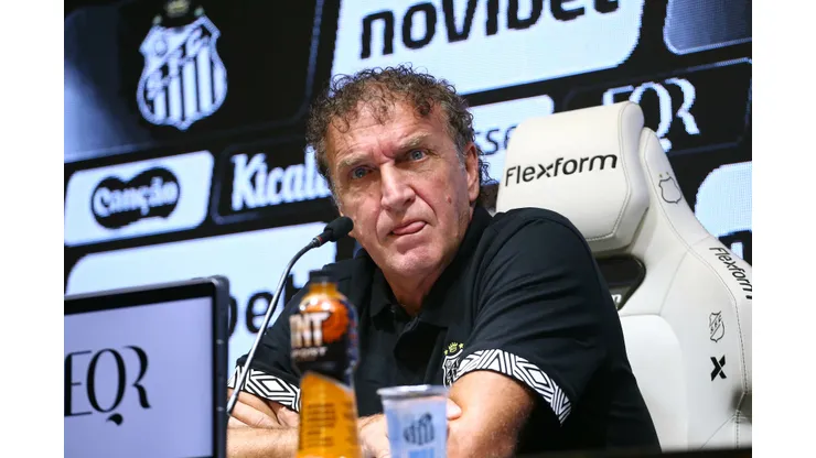 Cuca na 1ª coletiva pelo Santos. Foto: Mauricio De Souza/AGIF