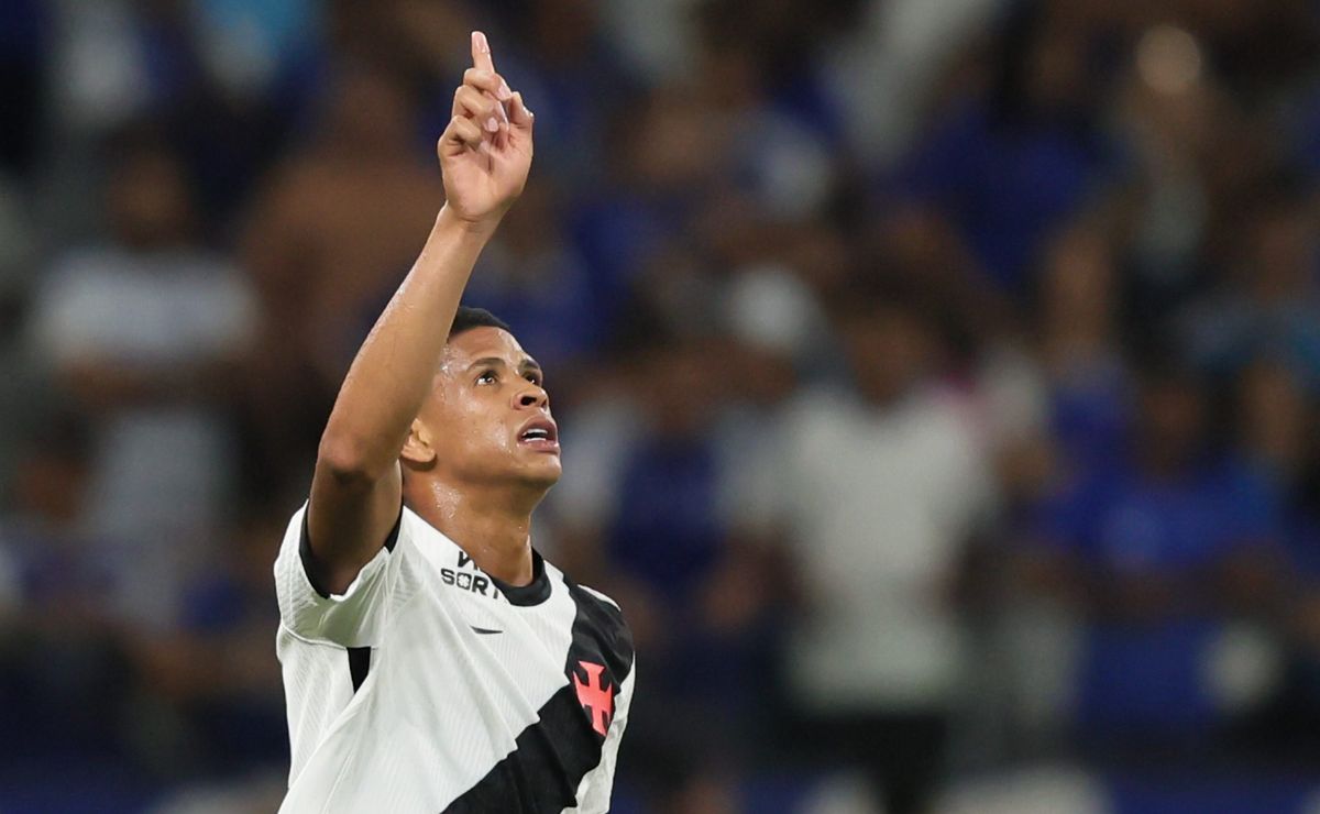 Barros volta aos relacionados do Vasco para enfrentar o Grêmio no Brasileirão