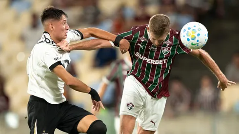 Rodrigo Castillo jogador do Fluminense cabeceia para marcar seu gol durante partida contra o Atletico-MG no estadio Maracana pelo campeonato Brasileiro A 2026. Foto: Jorge Rodrigues/AGIF