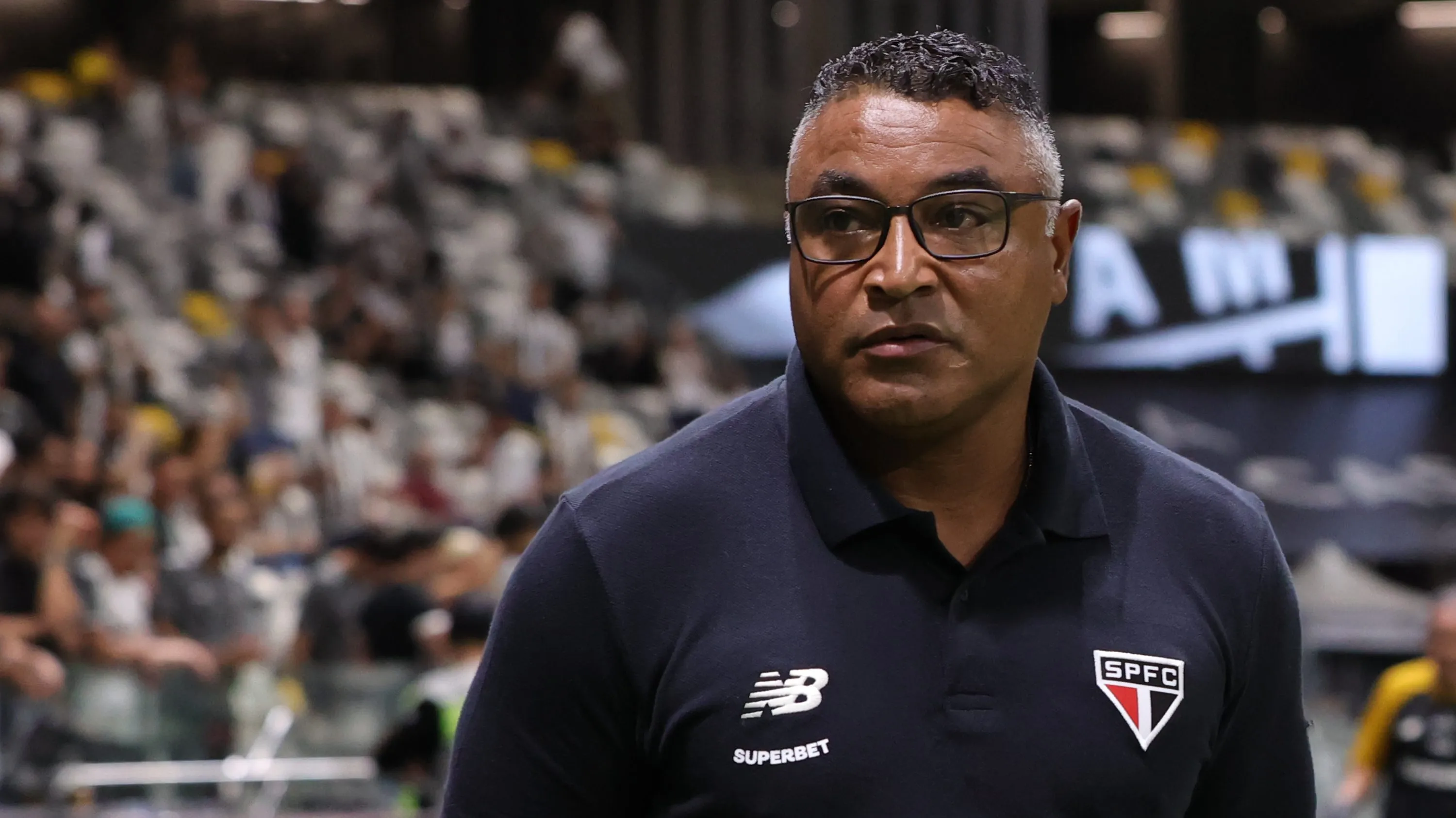 MG – BELO HORIZONTE – 18/03/2026 – BRASILEIRO A 2025, ATLETICO-MG X SAO PAULO – Roger Machado tecnico do Sao Paulo durante partida contra o Atletico-MG no estadio Arena MRV pelo campeonato Brasileiro A 2025. Foto: Gilson Lobo/AGIF