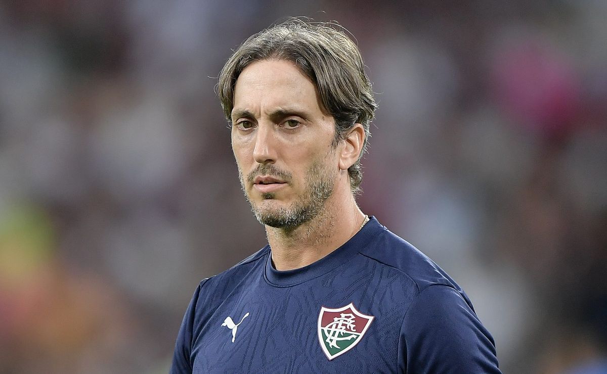 Zubeldía ‘aposta’ em Castillo como centro-avante e situação dá resultado contra o Atlético-MG