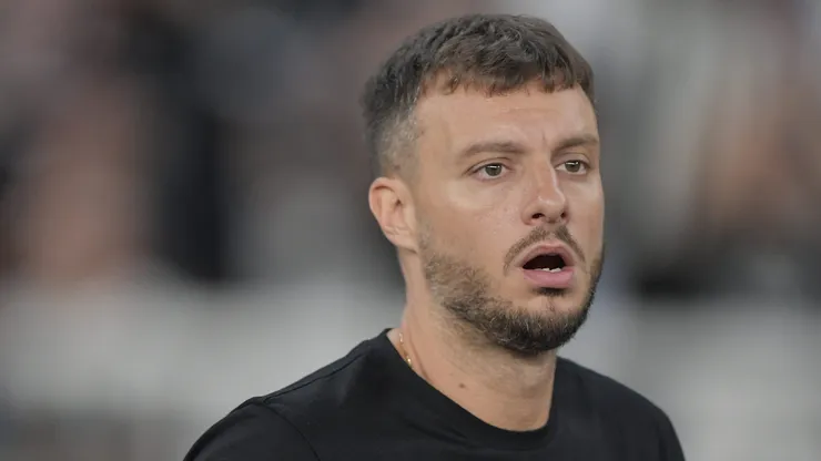 RJ - RIO DE JANEIRO - 14/03/2026 - BRASILEIRO A 2026, BOTAFOGO X FLAMENGO - Martin Anselmi tecnico do Botafogo durante partida contra o Flamengo no estadio Engenhao pelo campeonato Brasileiro A 2026. Foto: Thiago Ribeiro/AGIF