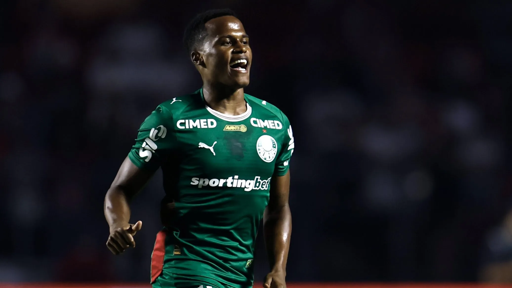 Arias comemora o gol no clássico. Foto: Marcello Zambrana/AGIF