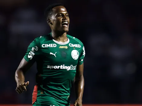 Defesa do São Paulo falha no gol de Arias