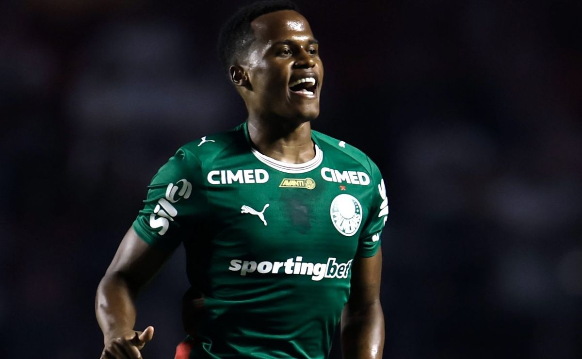 Jhon Arias abre o placar para o Palmeiras contra o São Paulo após contra-ataque