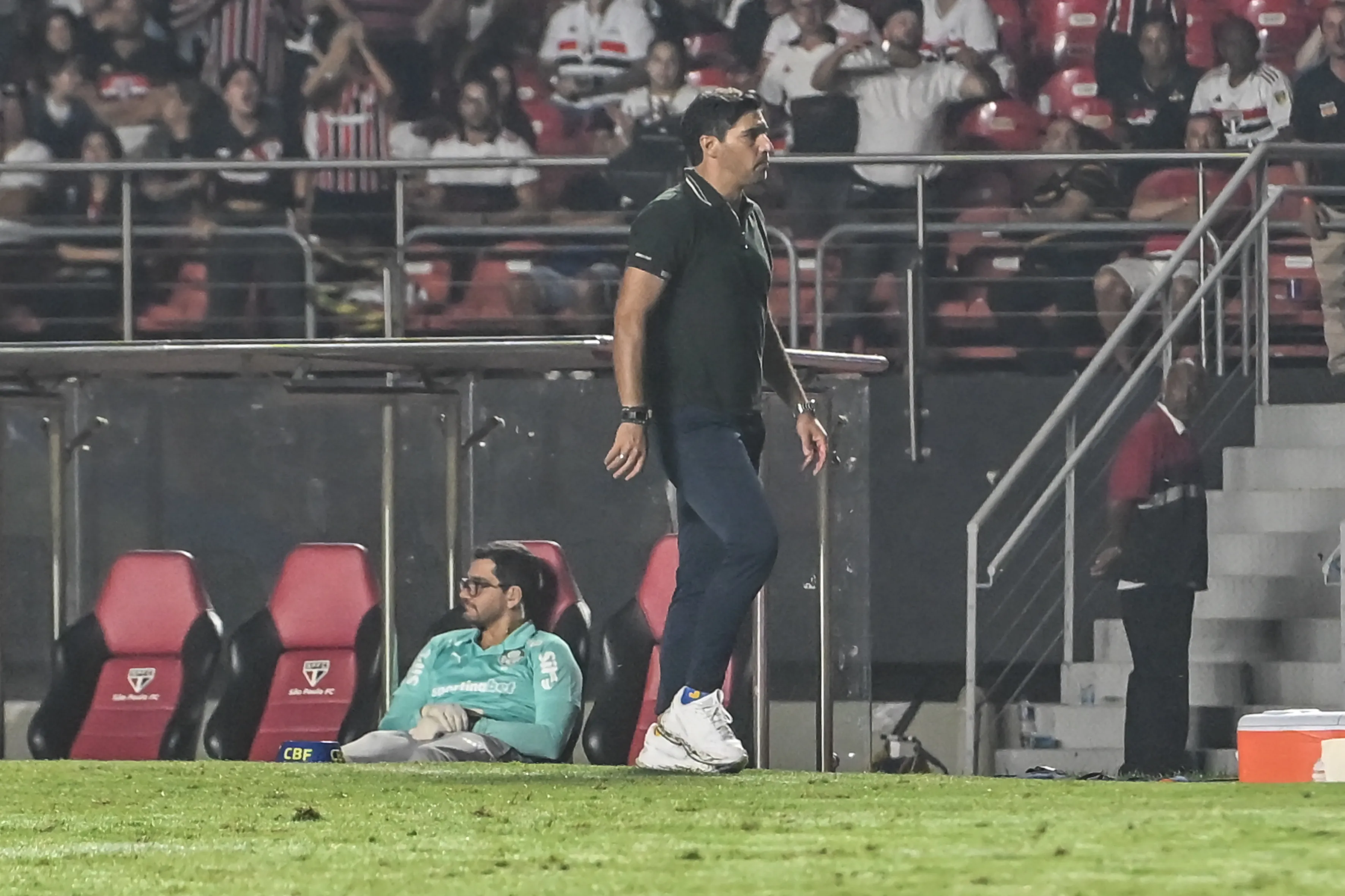 SP – SAO PAULO – 21/03/2026 – BRASILEIRO A 2026, SAO PAULO X PALMEIRAS – Abel Ferreira tecnico do Palmeiras recebe cartao vermelho do arbitro durante partida contra o Sao Paulo no estadio Morumbi pelo campeonato Brasileiro A 2026. Foto: Jota Erre/AGIF