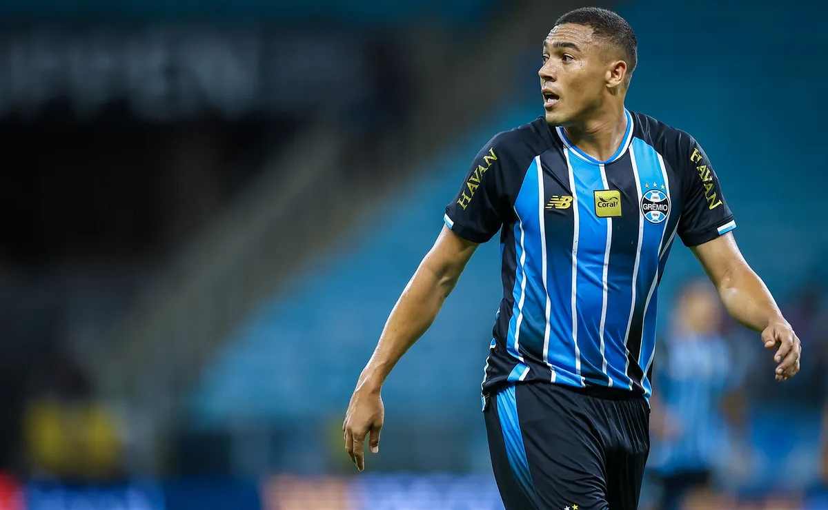 Carlos Vinicius revela bastidores e quase se torna reforço do Red Bull Bragantino