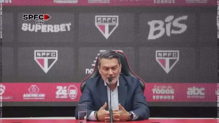 Torcida do São Paulo picha estádio e cobra saída de Rui Costa após clássico - Foto ReproduçãoSPFCPlay