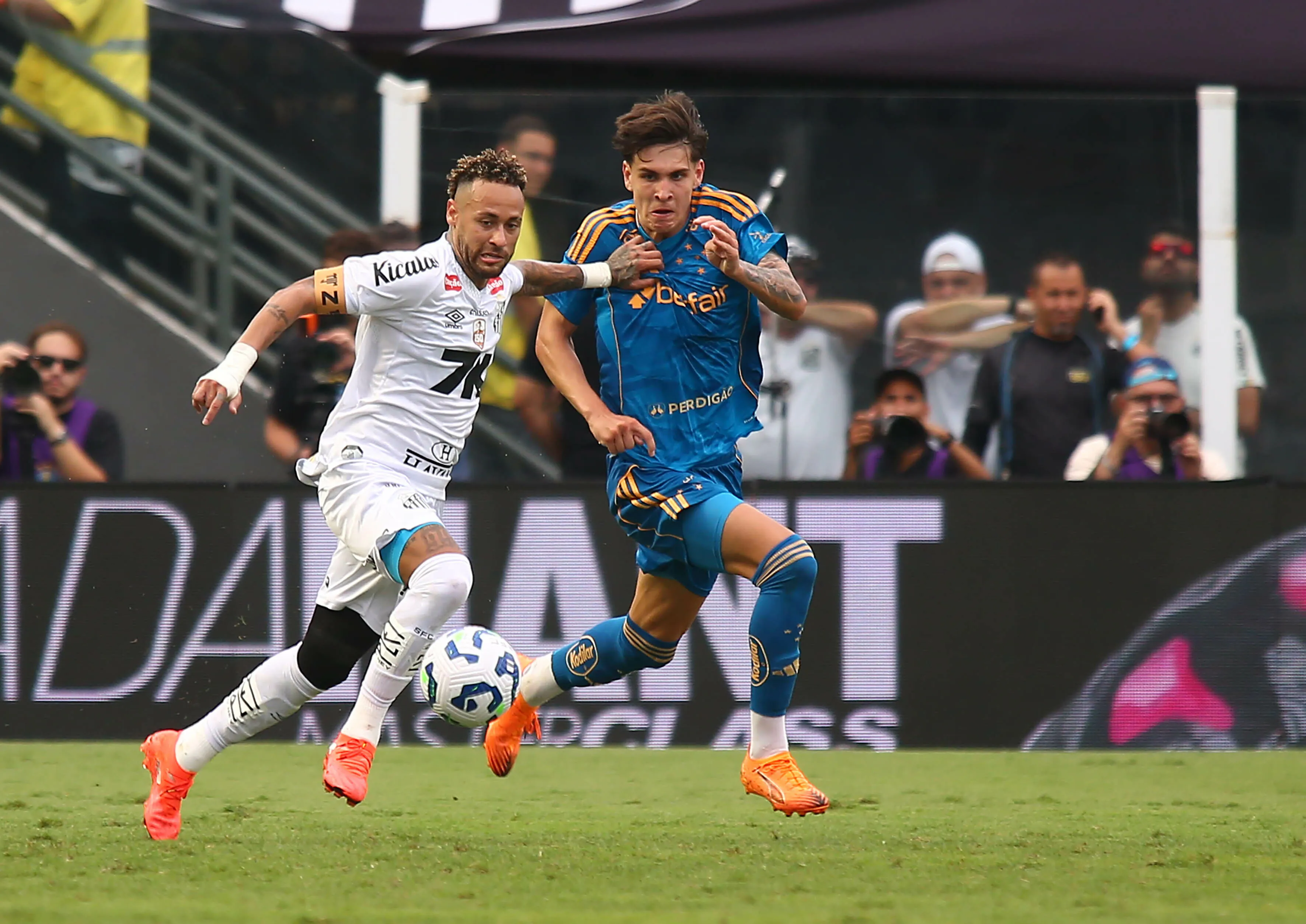 Último duelo entre as equipes terminou com vitória do Santos, na Vila Belmiro. Foto: Mauricio De Souza/AGIF