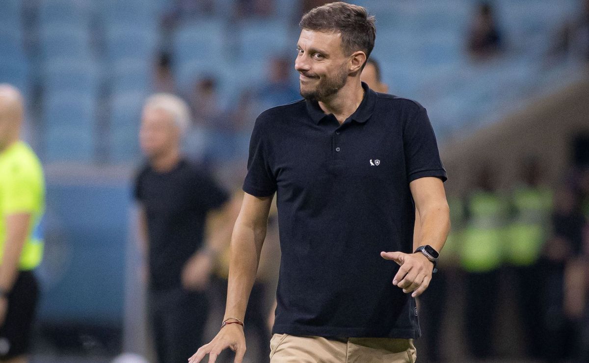 Anselmi ganha fôlego no Botafogo, mas cenário impõe novo desafio imediato