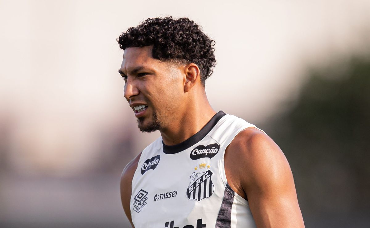 Rony projeta duelo contra o Cruzeiro e lamenta ausências de Neymar e Gabigol no Mineirão