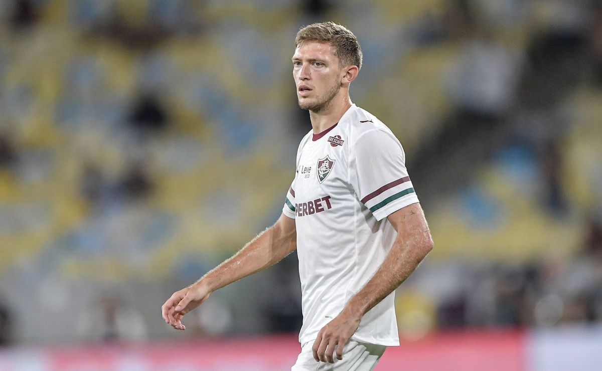 Castillo ganha confiança de Zubeldía no Fluminense e se destaca em meio a disputa no ataque