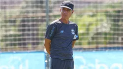 Luís Castro faz movimentos no elenco gremista