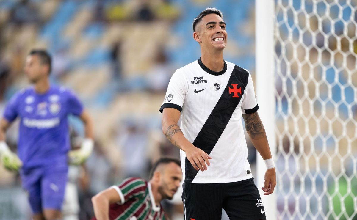 Puma Rodríguez assume papel além do campo no Vasco e explica postura com estrangeiros