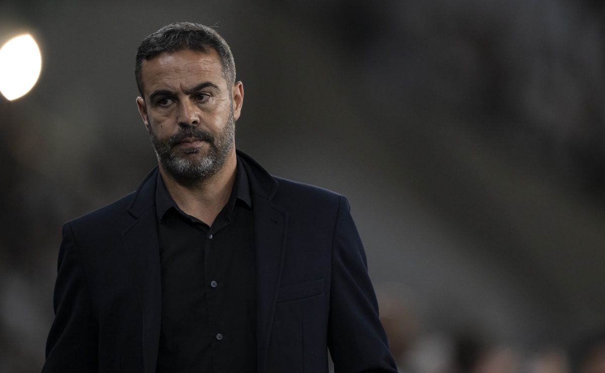 Cruzeiro anuncia contratação do técnico Artur Jorge e aposta em reação imediata no Brasileirão