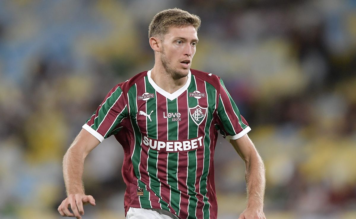 Castillo comemora primeiro gol pelo Fluminense em vitória sobre o Atlético-MG pelo Brasileirão