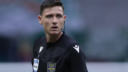 Árbitro Ramon Abatti Abel.