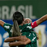 Palmeiras atropela Vitória e segue líder isolado