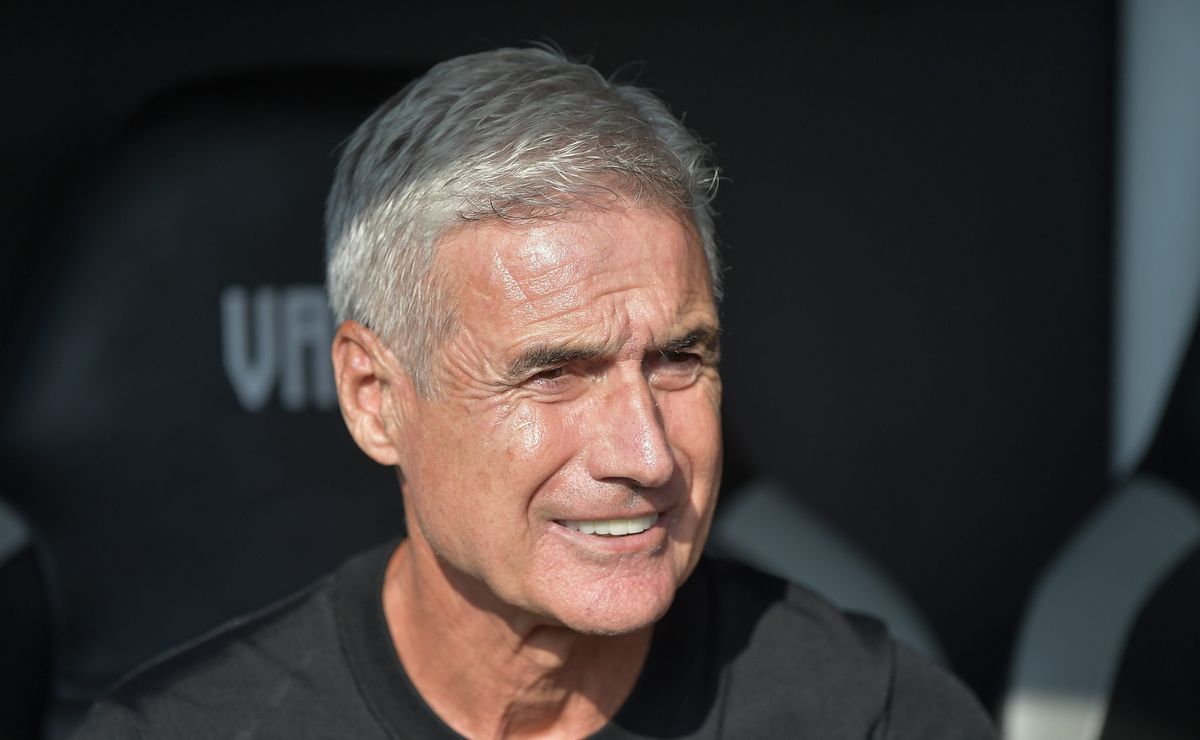 Escolhas de Luís Castro não surtem efeito e Grêmio repete o problema na derrota para o Vasco