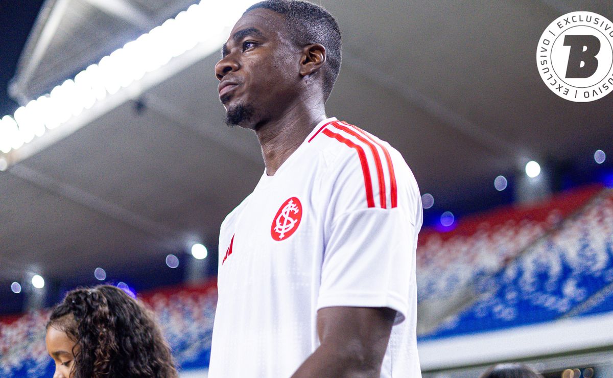 Félix Torres corta mal e Internacional não sofre gol da Chapecoense por muito pouco