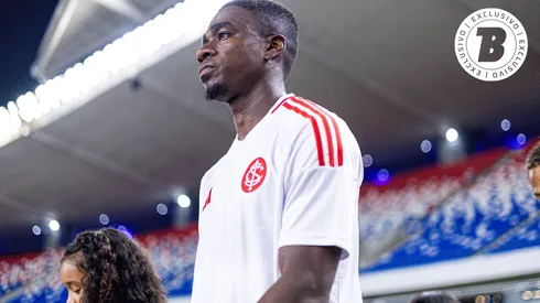 Félix Torres está em campo pelo Internacional. Foto: Fernando Torres/AGIF