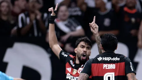 Paquetá comemora gol diante do Corinthians