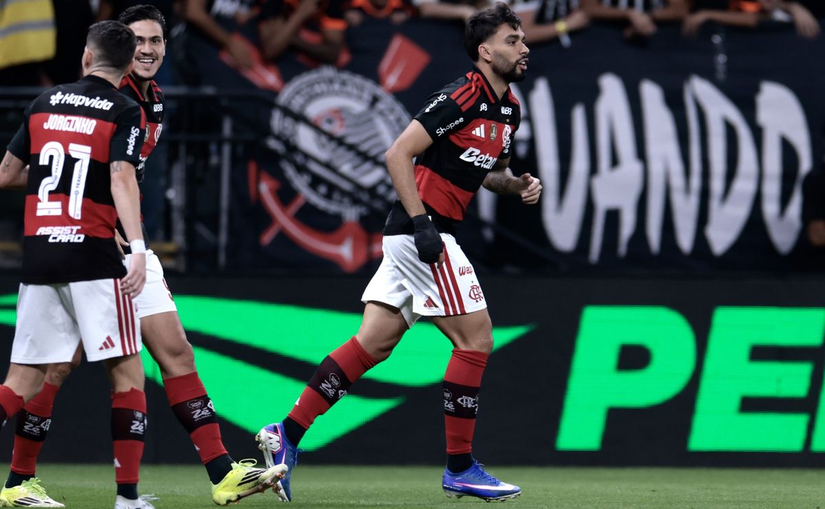 Lucas Paquetá desencanta, mas Flamengo fica apenas no empate contra o Corinthians pelo Brasileirão