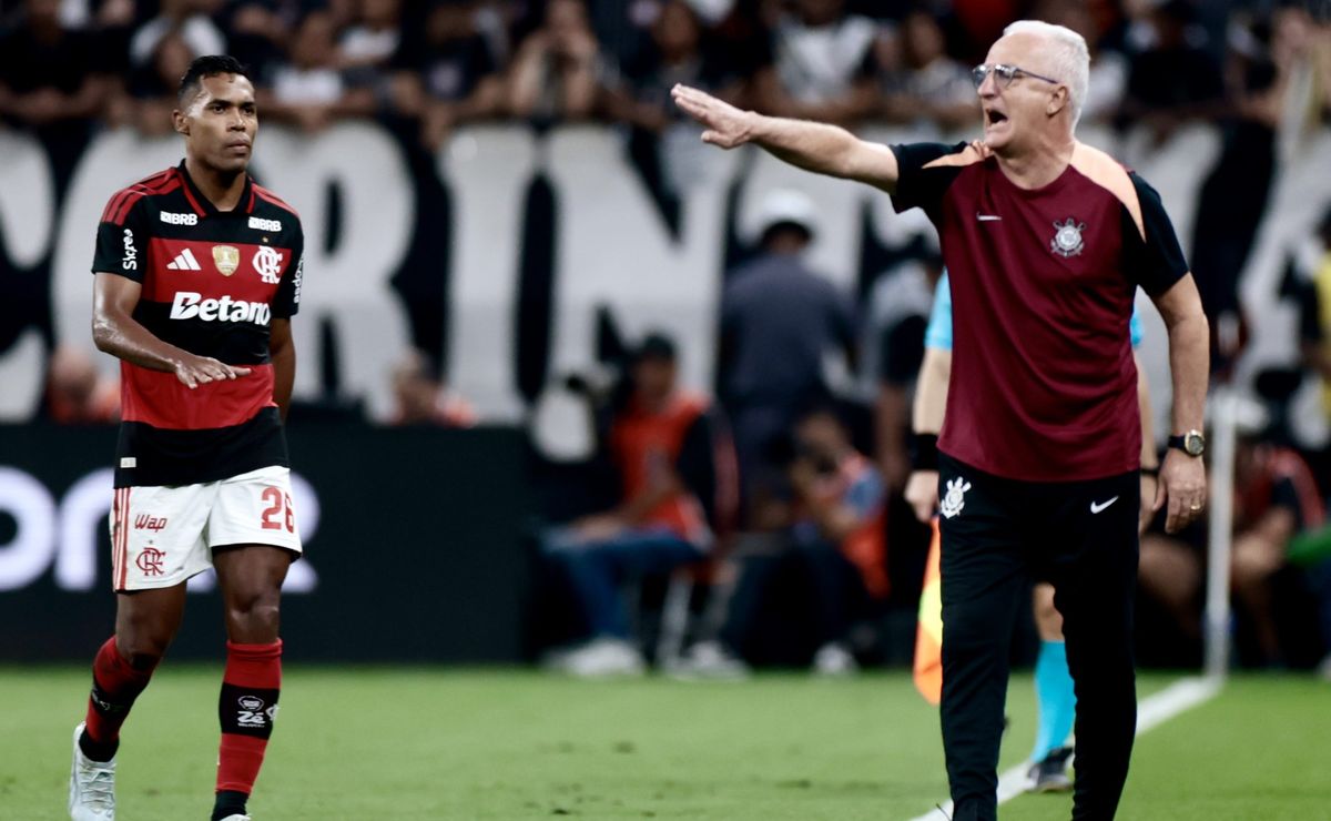 Dorival Júnior não consegue aproveitar expulsão de Evertton Araújo e Corinthians empata mais uma