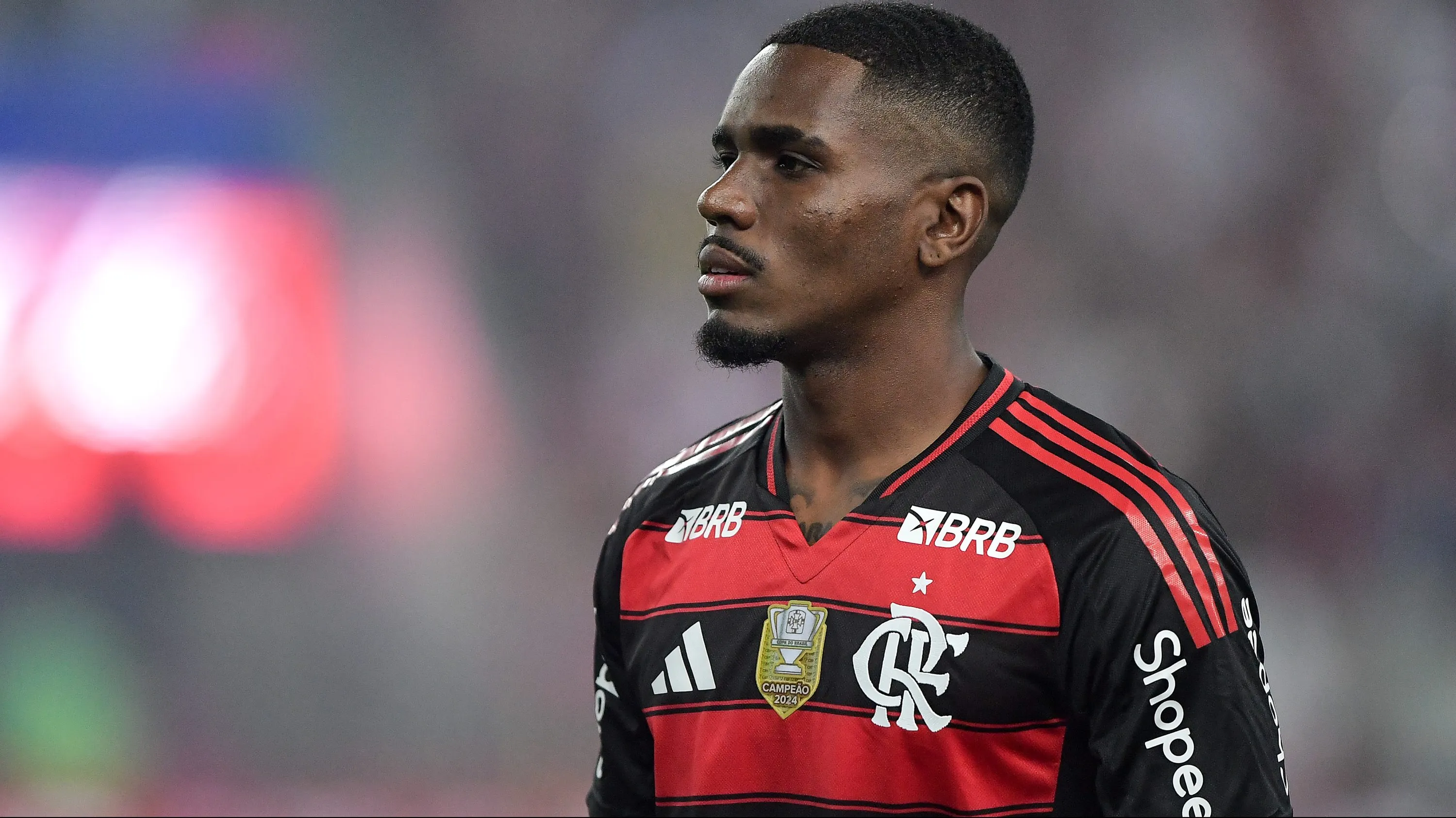 O jovem volante foi expulso no 2° tempo