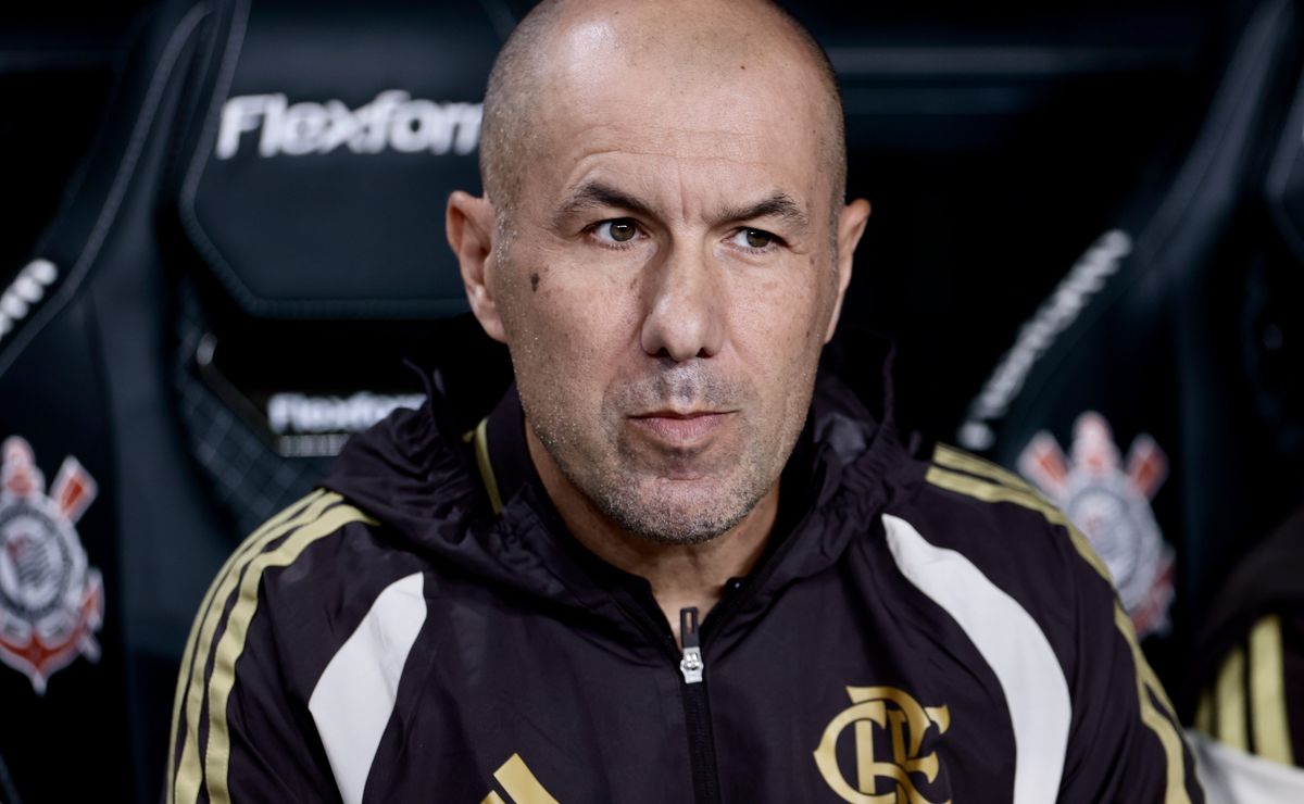 Com expulsão e lesão, Leonardo Jardim ajusta Flamengo para enfrentar pressão do Corinthians no Brasileirão