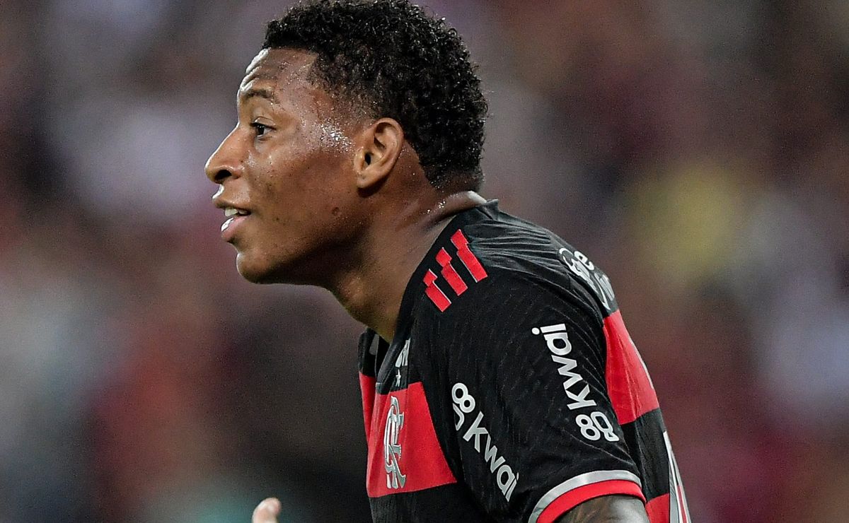 Leonardo Jardim é duro ao falar sobre afastamento de Plata no Flamengo: “É necessário estar bem integrado”