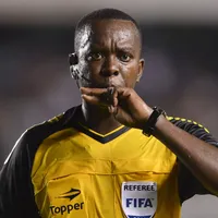 Evertton Ribeiro não deveria ter sido expulso, segundo PC Oliveira