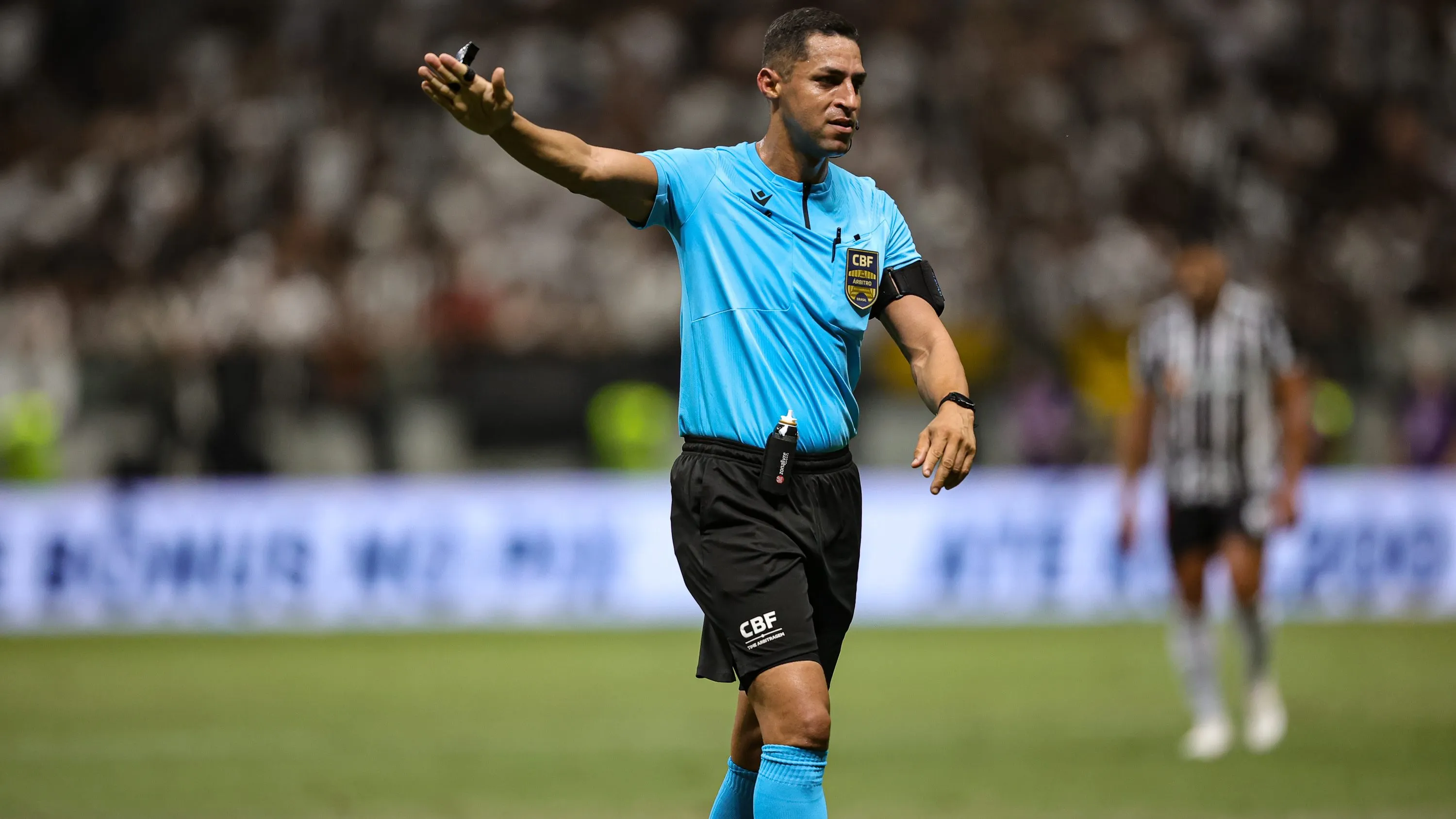 O arbitro Rodrigo Jose Pereira de Lima 
