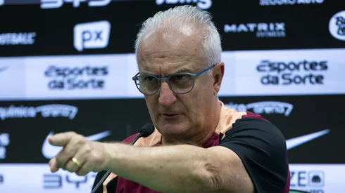 Dorival Júnior segue no Corinthians como técnico.