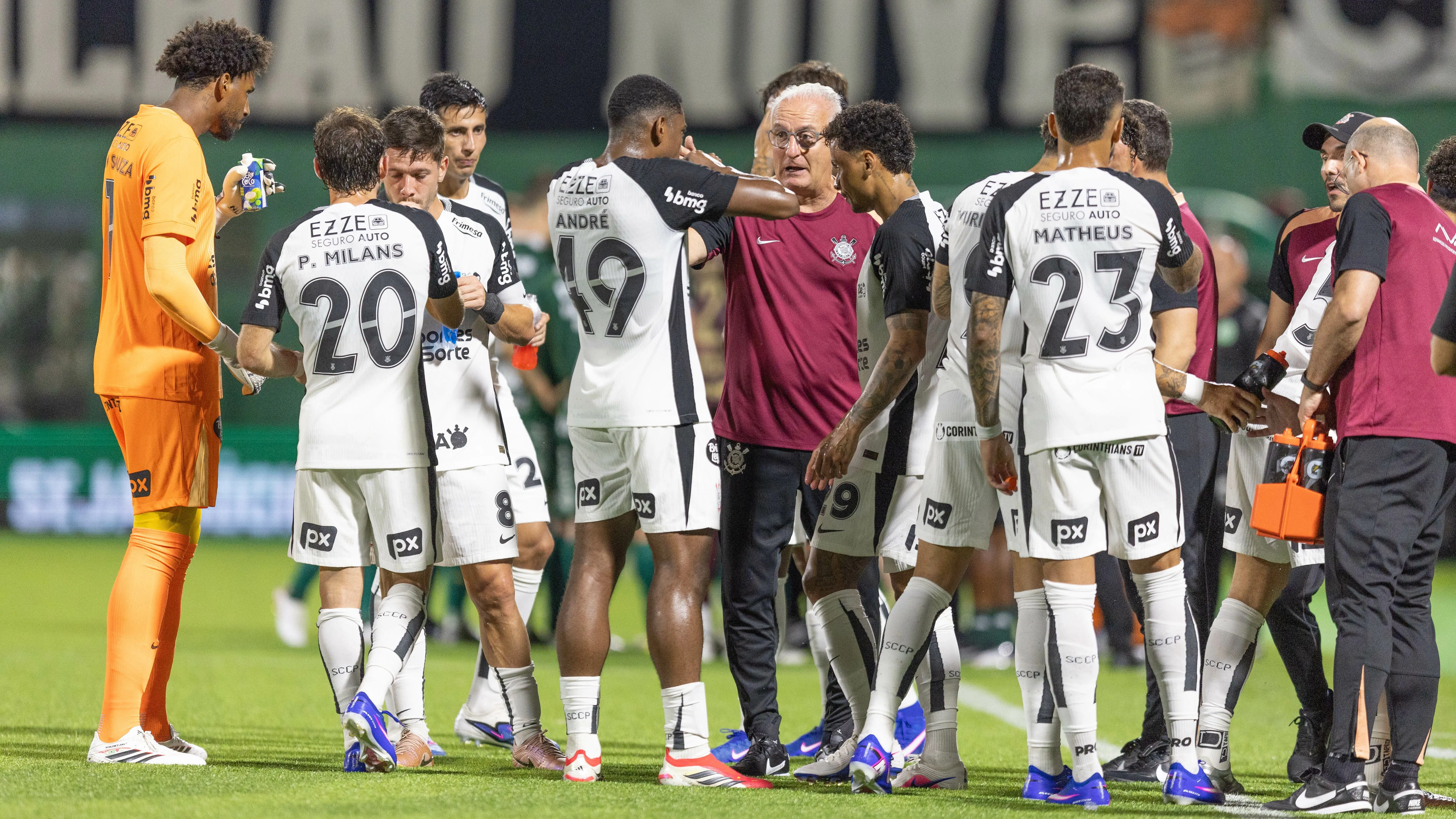 Corinthians não venceu nenhum jogo no mês de março - Foto: Liamara Polli/AGIF.