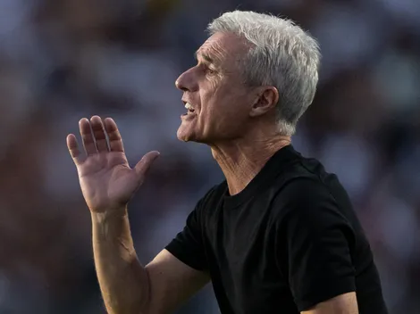 Castro critica desempenho do Grêmio como visitante e detalha falhas