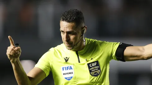 Rodrigo José Pereira está sendo muito criticado por flamenguistas e corintianos. Foto: Miguel Schincariol/Getty Images