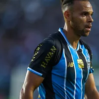 Braithwaite retorna e disputa vaga com Carlos Vinícius