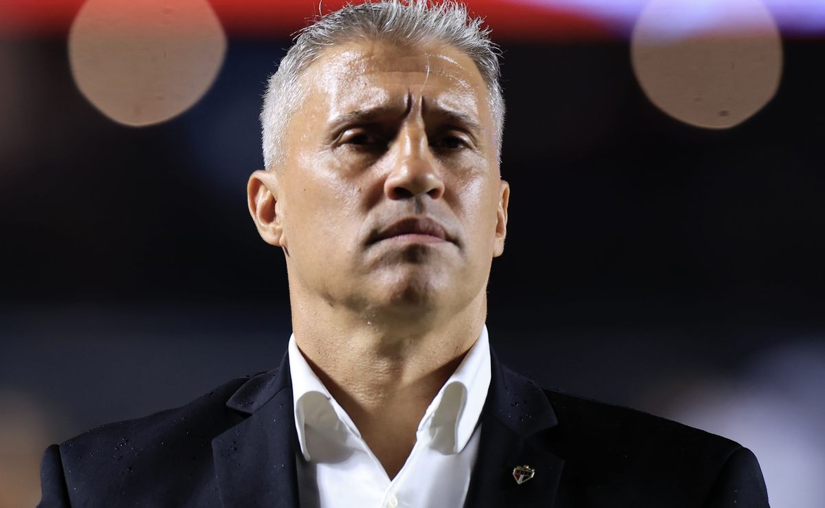 Hernán Crespo gostaria de permanecer no Brasil e conversas com o Botafogo podem evoluir