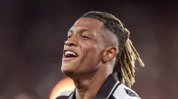 Danilo em campo com a camisa do Botafogo.
