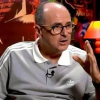 Carlos Simon aponta pênalti e contesta expulsão em Corinthians x Flamengo