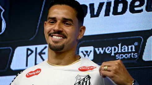 Lucas Veríssimo foi um dos destaques do Santos contra o Cruzeiro - Foto: Mauricio De Souza/AGIF