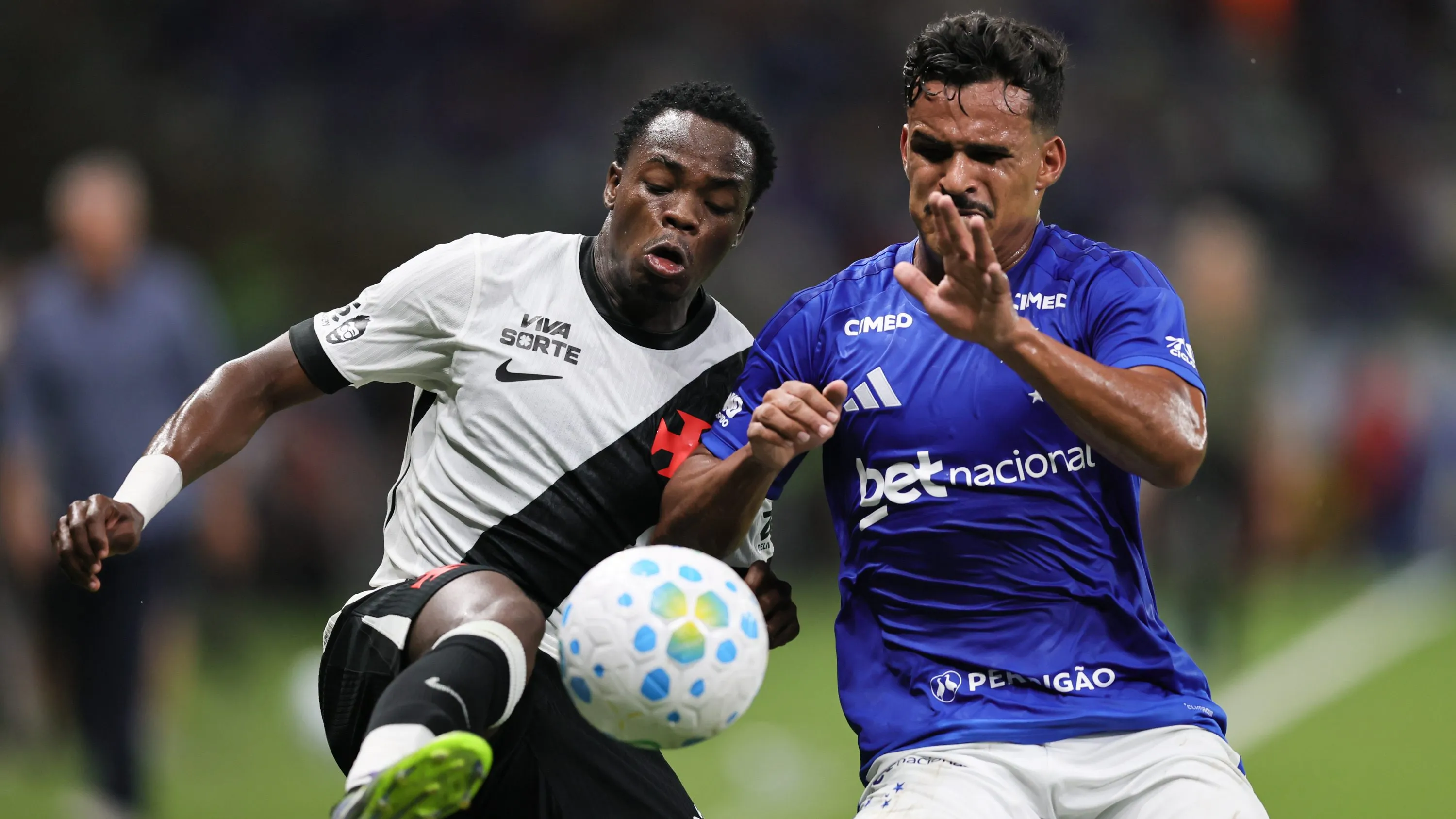 Andrés Gómez e Kaiki Bruno foram convocados por suas respectivas seleções. Foto: Gilson Lobo/AGIF