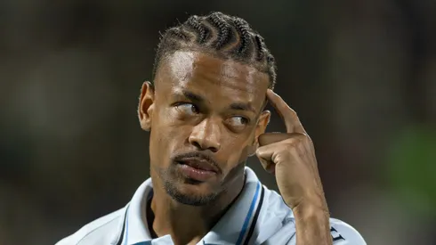 Caio Paulista está emprestado pelo Palmeiras ao o Grêmio e time gaúcho deveria pagar multa para utilizá-lo